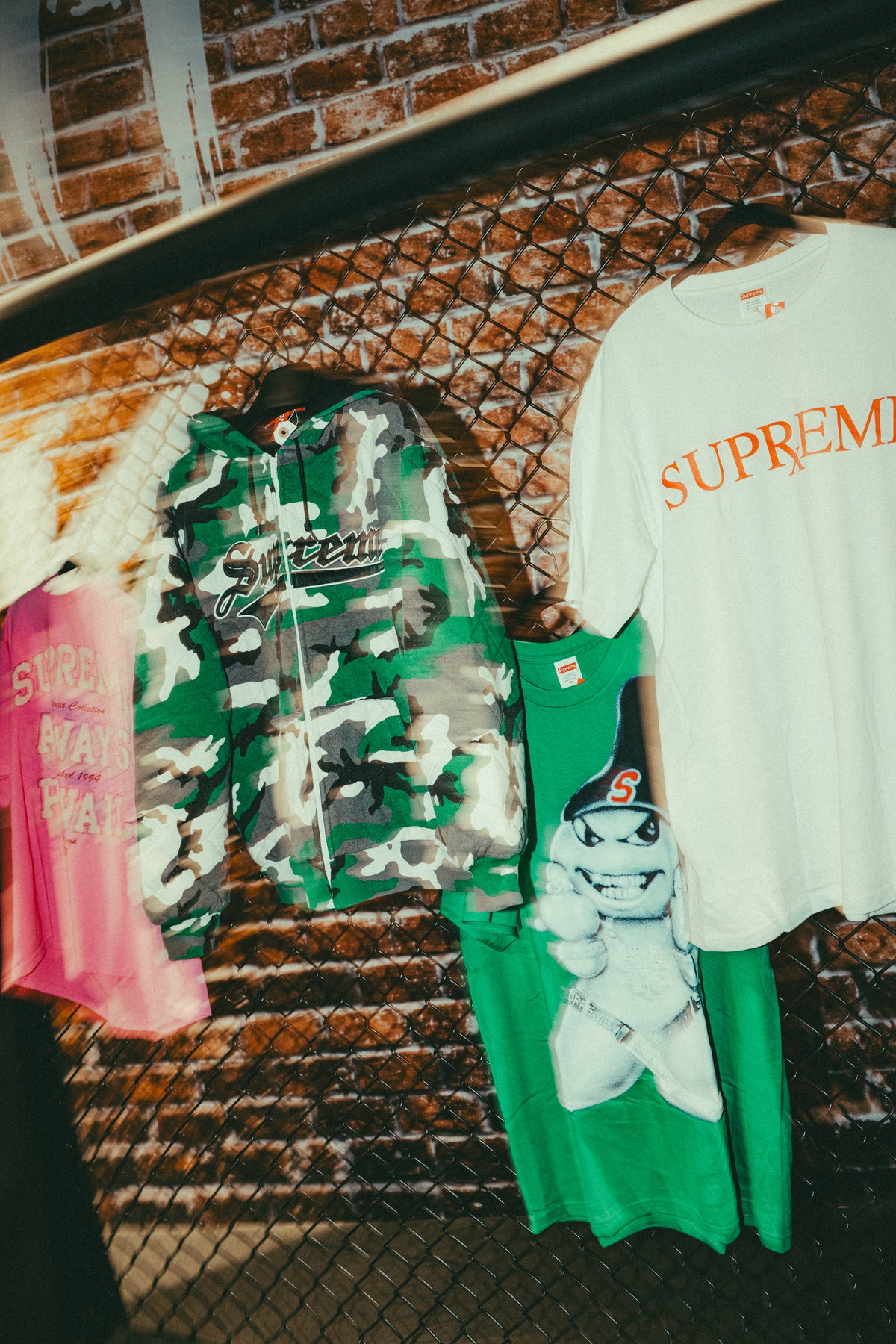 SHOOTING SUPREME - image 6